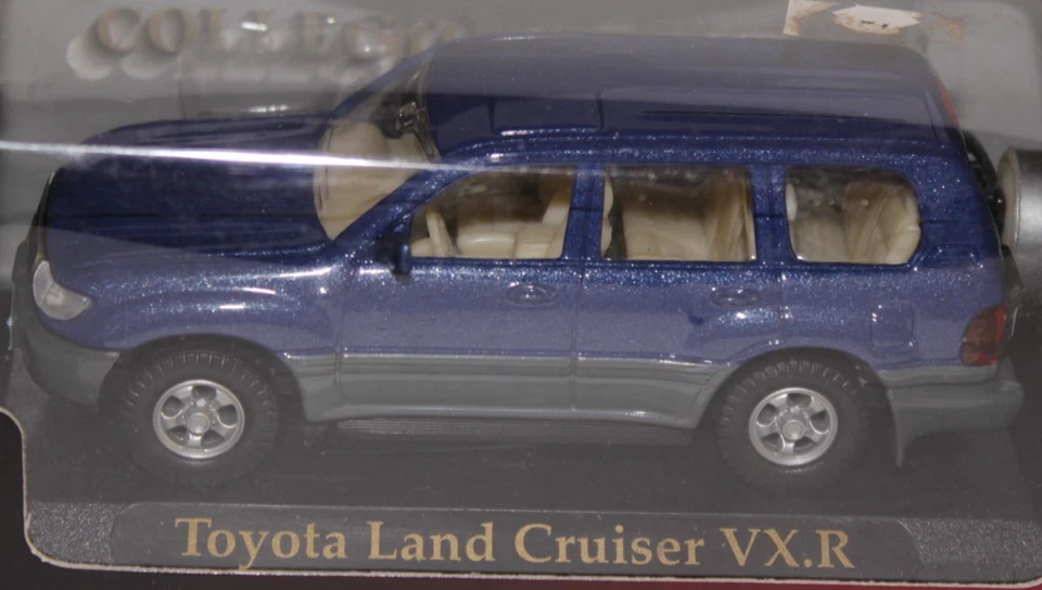 Yat Ming Road Signature Toyota Land Cruiser VX.R  1/43 Scale. New - Image 2 of 4