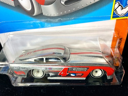Hot Wheels Aston Martin DB4GT High-Speed Edition, Silver Zamac & Yellow 2025 2pc - Picture 6 of 13