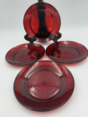 Luminarc Arcoroc Cristal D'Arques Ruby Red Glass  8'' Plates  set of 4   E140