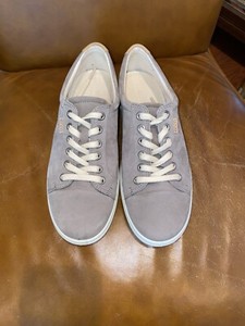 ecco warm grey