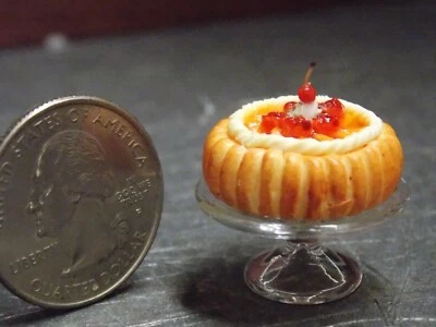 Dollhouse Miniature Food Cake on Stand 1:12 one inch scale C75 Dollys Gallery - Image 1 of 3