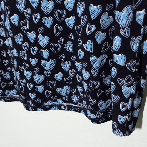 Susan Graver Bluse Top Größe Large, Herz schwarz blau flüssiger Strick Glockenärmel gebraucht, in einwandfreiem Zustand - Bild 5 von 10