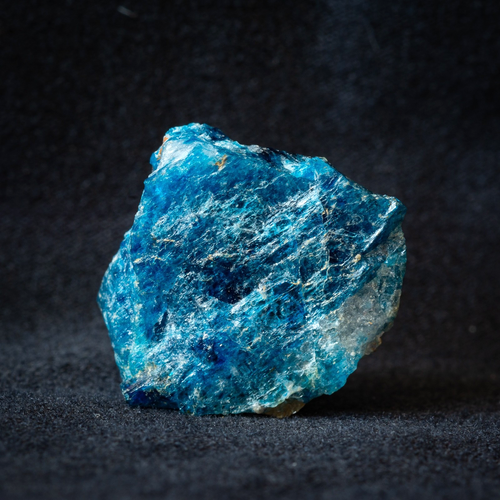 Brilliant Blue EUCLASE (2.8g) – LOST HOPE MINE, Karoi, Zimbabwe Brilliant Blue EUCLASE (2.8g) – LOST HOPE MINE, Karoi, Zimbabwe