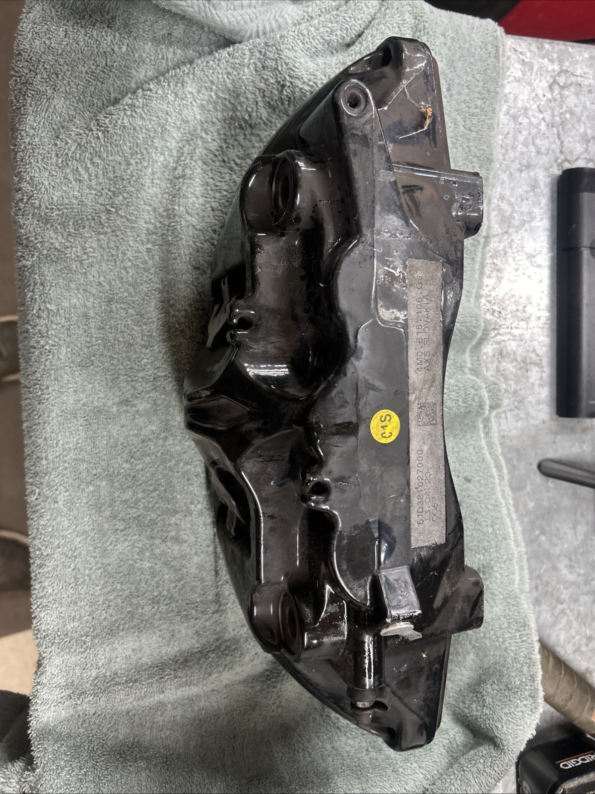 2016 - 2020 Bentley Bentayga Front Right Passenger Brake Caliper 4M0615106GA OEM