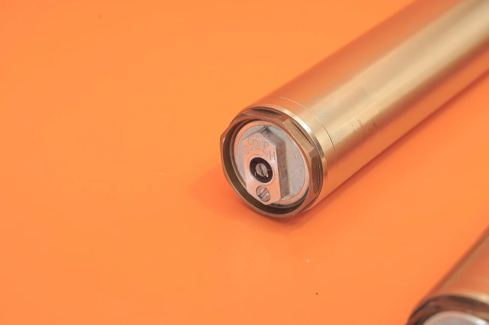 2006 06 RMZ450 RMZ 450 horquilla delantera juego amortiguador suspensión tubo pierna Foto 3 de 4