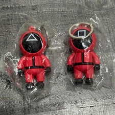 Set of 2 SQUID GAME TRIANGLE SQUARE  KEY CHAINS