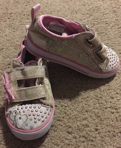girls skechers size 9