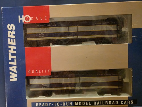 HO Walthers 932-26246 Atlantic Coast Line 50’ REA Express Reefer (paquete de 2) ACL | Condition: New