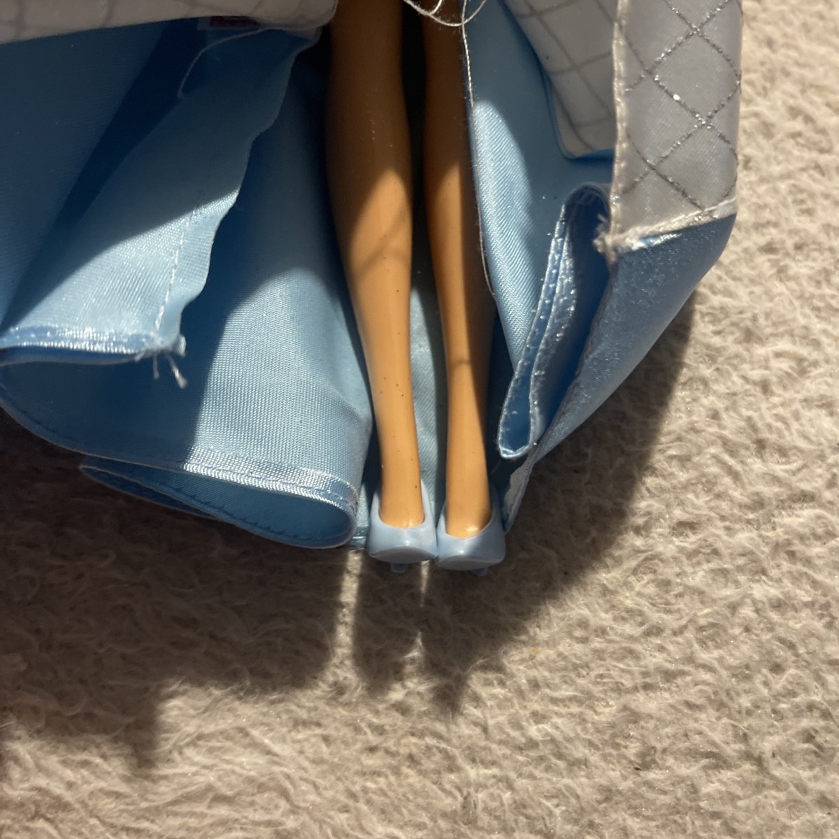 Sleeping Beauty Barbie Doll 1998 Mattel 20489 Eyes Open and Close