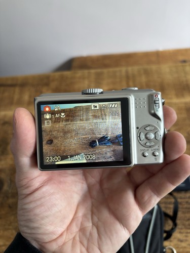Panasonic LUMIX DMC-TZ5 9.1MP Digital Camera - Silver - Picture 11 of 13