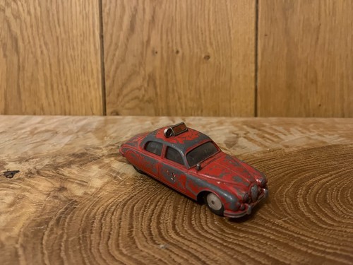 Corgi 213 Jaguar Fire Chief car (805/001) - Picture 4 of 5