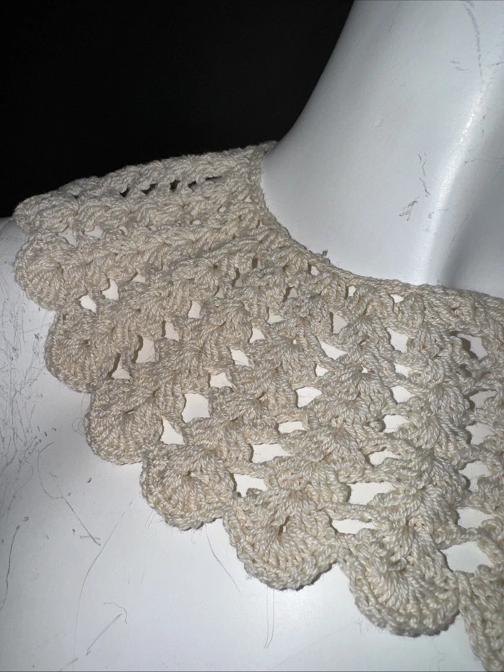 Gola de crochê vintage marfim à mão - Imagem 3 de 4