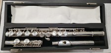 Pearl PF-505E Quantz Flute With Case And Carry Bag. Ex-demo.