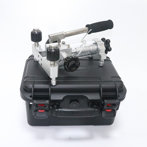 Portable Hydraulic Pressure Calibrator Pressure Gauge Calibration Pump 60/70MPa - Picture 3 of 10