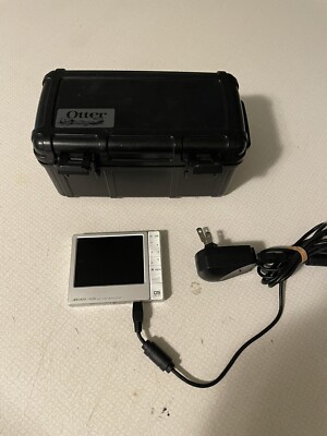 ARCHOS 405 PORTABLE MEDIA PLAYER 3.5'' DISPLAY SILVER with Otter Box Storage