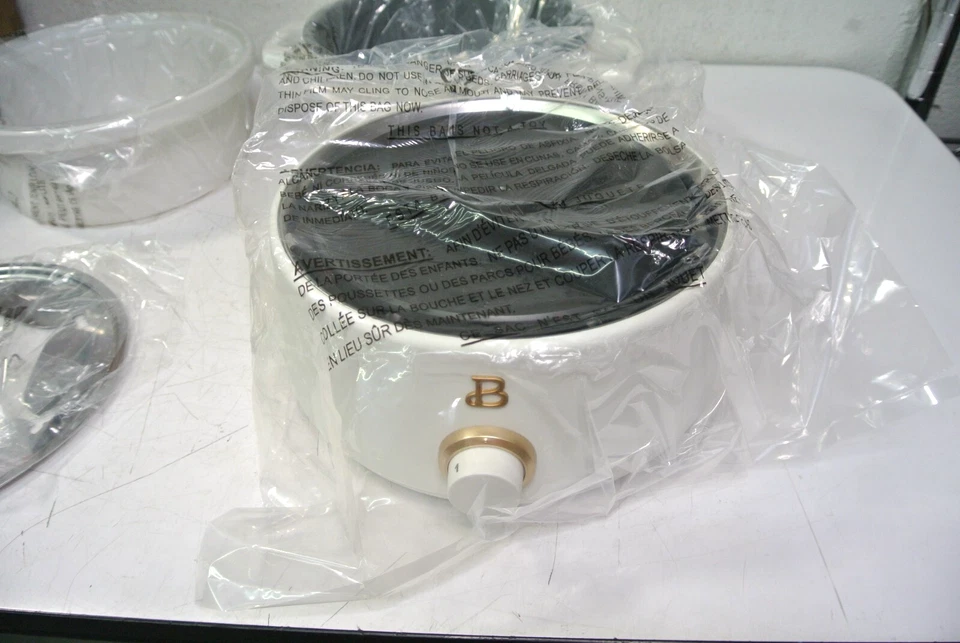 Beautiful 3 Qt Electric Fondue Set with Bonus 2 qt Ceramic Pot, White Icing - Image 2 of 4