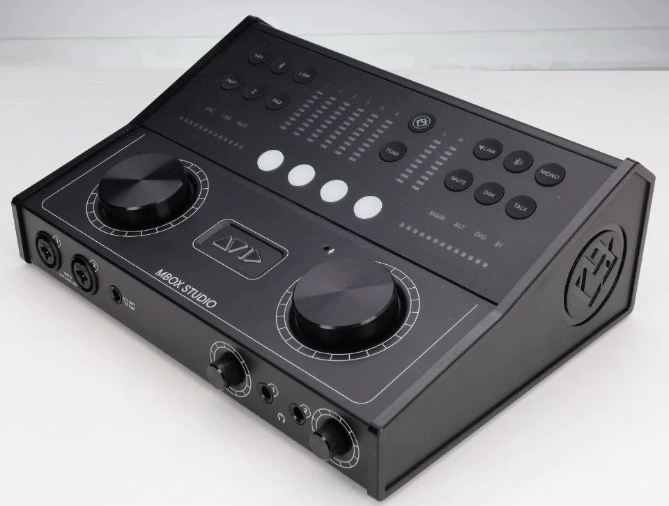 Avid MBOX Studio USB-C Audio Interface 21x22 - Immagine 2 di 3