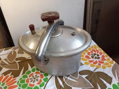 ANCIENNE COCOTTE SEB OVALE ALUMINIUM MANQUE POIGNEES - Photo 1/4