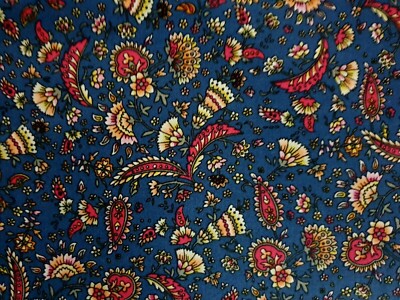 aktuelle Öko Tex Baumwolle mit Blumen auf dunkelblau  50x145 cm Neu 