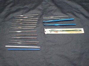 Vintage LOT of 20 Crochet Hooks Steel Aluminum Bone Boye & Assorted Brands #12