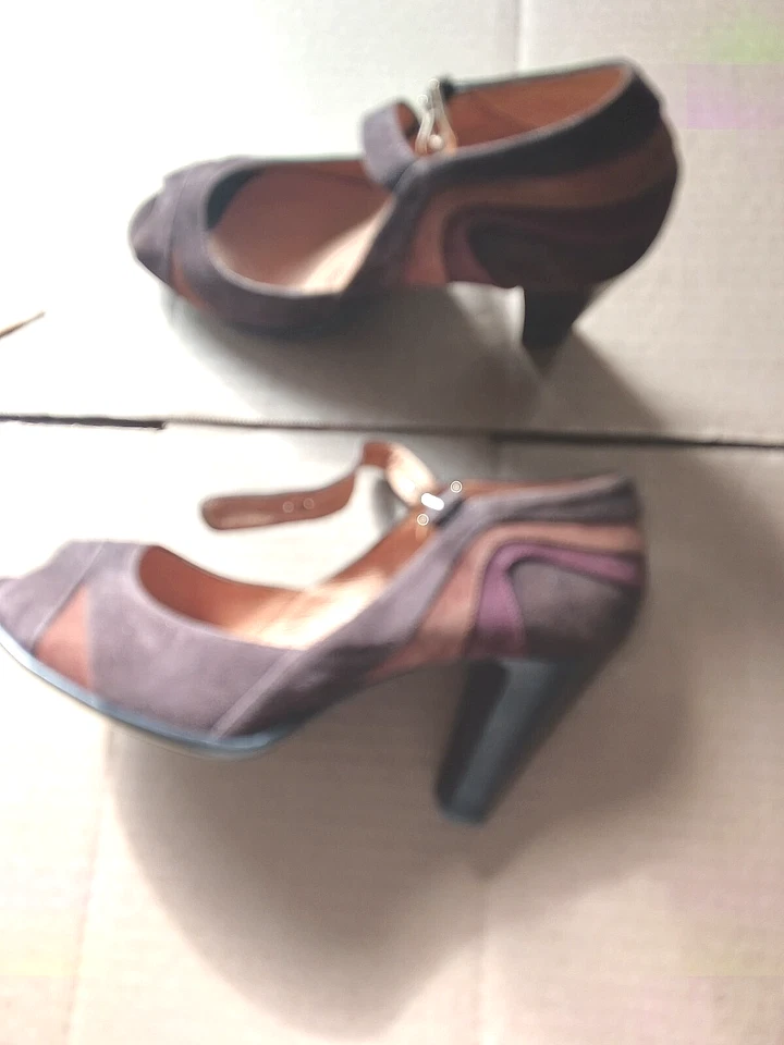 SOFFI Women's,Sz.9.Elegant,Formal,Open Toe Shoe,Velour Leather,Suede Soft sole - Image 2 of 4