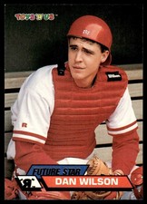 !!!      DAN WILSON  TOYS R US    BASEBALL CARD   $$