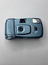 Walgreens Studio 35 Camera with Flash 35mm powers on needs film 400 speed 24 exp