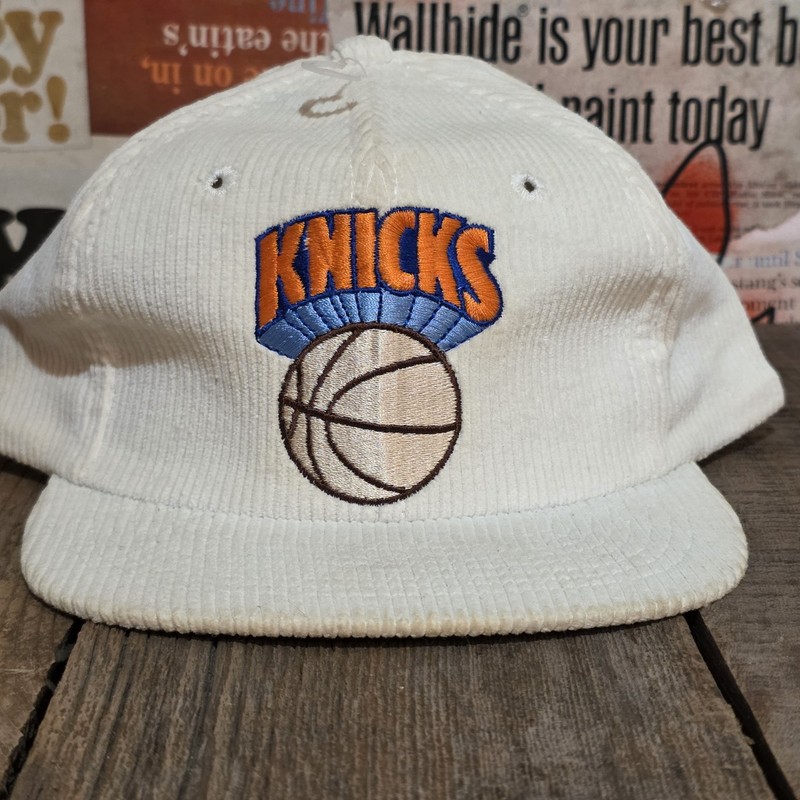 Vintage Twins Enterprise New York Knicks White Corduroy Snapback with Logo 