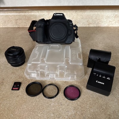 Canon EOS 90D Black DSLR Camera, Two Batteries, 50mm Lens , 3 Lens Filters, 128g