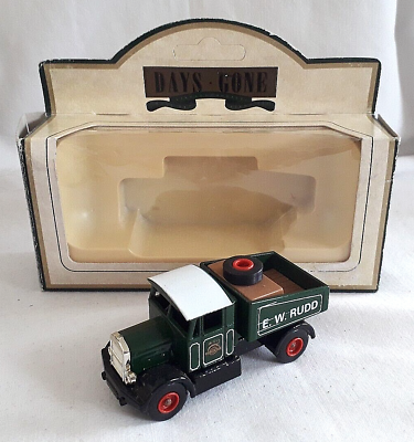 LLEDO - OO Scale - Days Gone - Scammell Artic / Sheeted Trailer - Tetley's  Ales