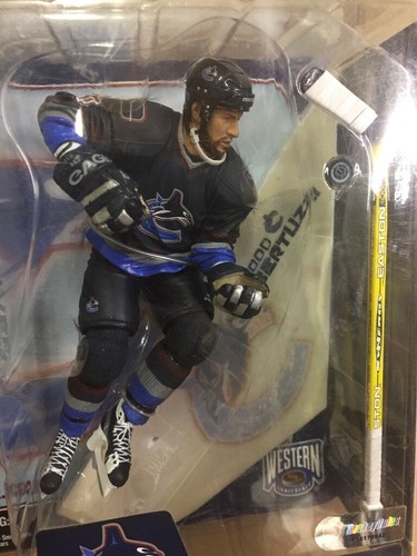McFarlane NHL Vancouver Canucks Todd Bertuzzi Turek NHL Action Figure Series 7 - Picture 3 of 5