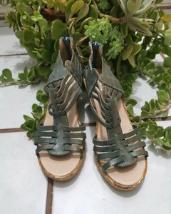 huaraches dark green