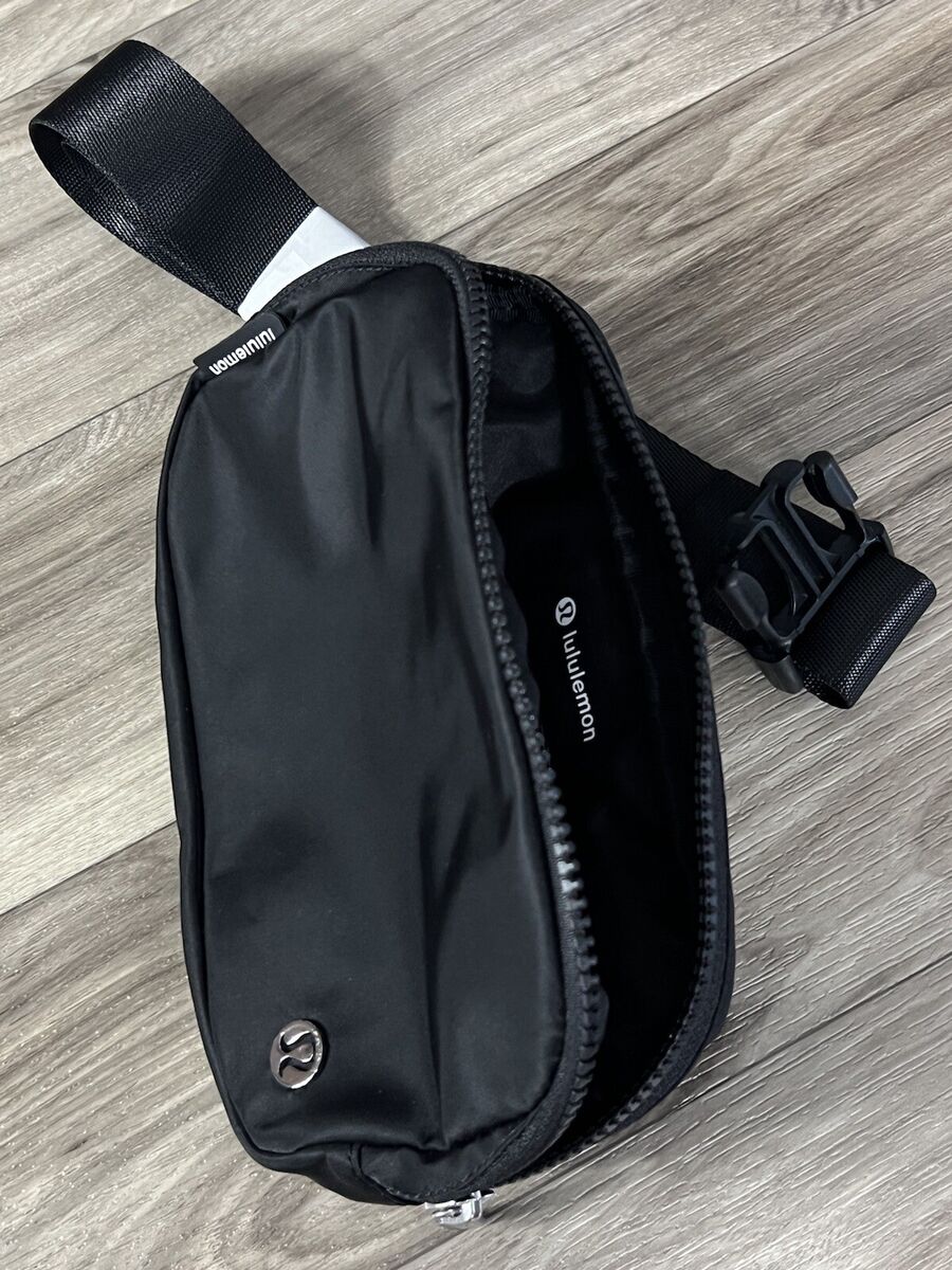 Lululemon Everywhere Belt Bag One Size 1L Volume Black BLK Lululemon Everywhere Belt Bag One Size 1L Volume Black BLK