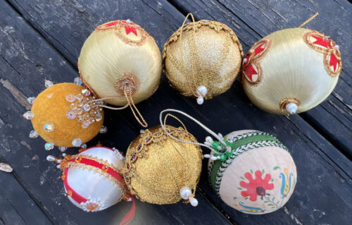 Vintage Bead Sequin Push Pin Christmas Ornament LOT of 7 Mixed Handmade(w) - Picture 1 of 8