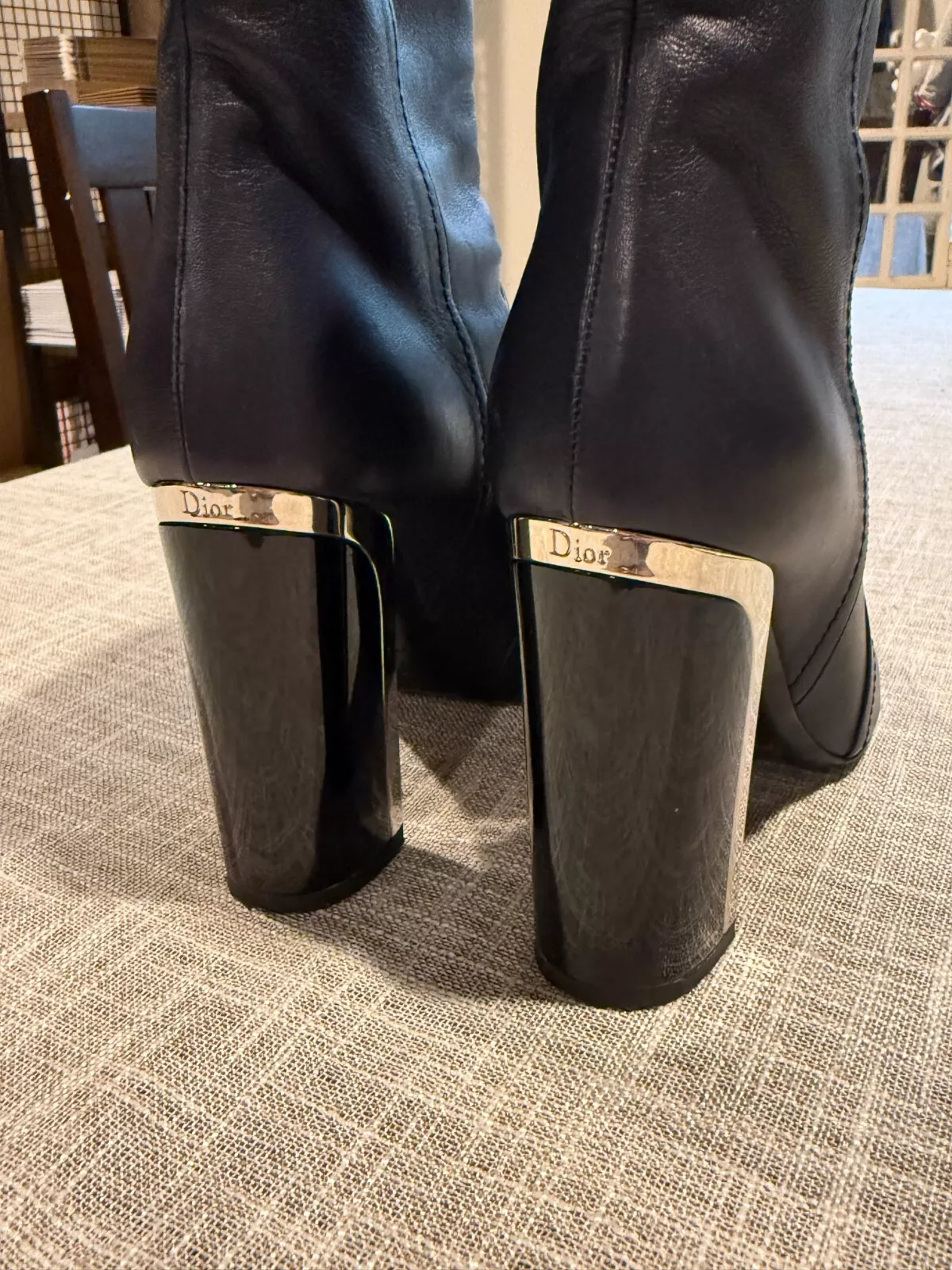 Bottines en cuir Christian Dior logo CD, pointure 8 (38), BLEU, talons, demi pointe