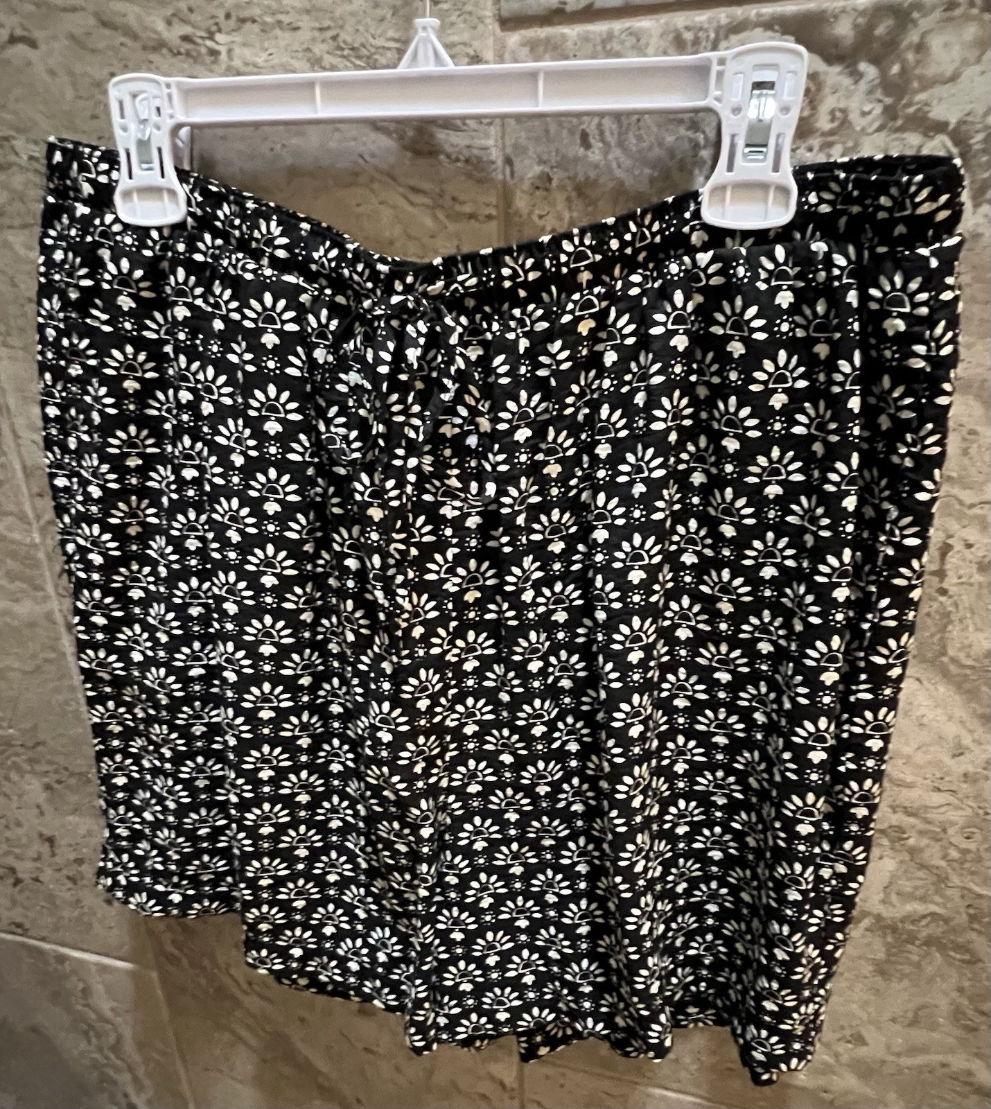 TORRID Size 1, Pull-on Drawstring Shorts With 2 Side Pockets