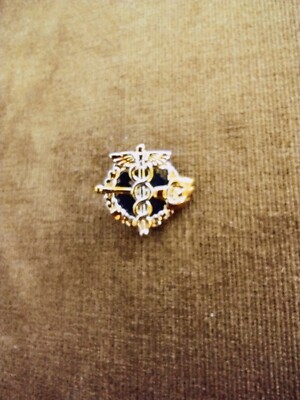 RUSSIAN FEDERATION FEDERAL CUSTOMS SERVICE COLLAR PIN...RARE...