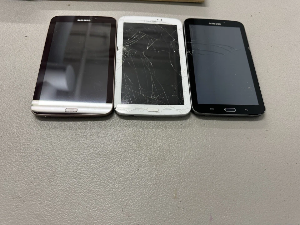 Samsung Galaxy Tab 3 7.0 SM-T217A, SM-T210R 16GB LOT X 3 - Image 2 of 3