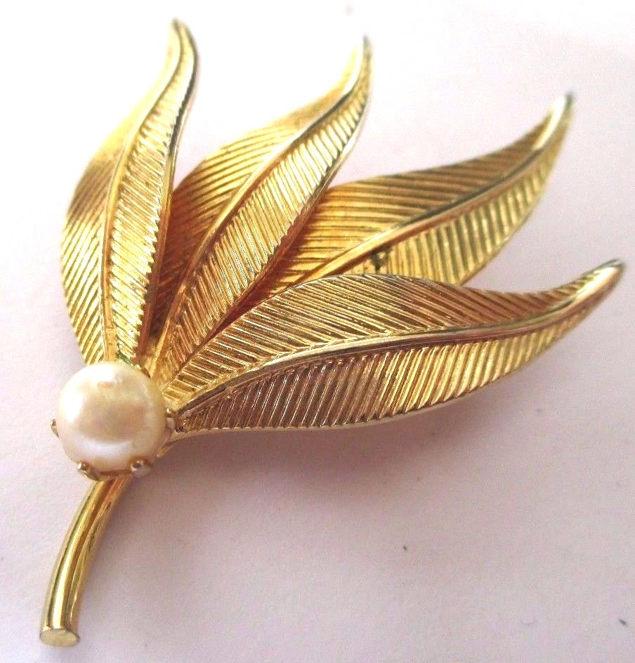 Broche Vintage élégante En Forme De Feuille Argentée – Bijou Fantaisie Occasion