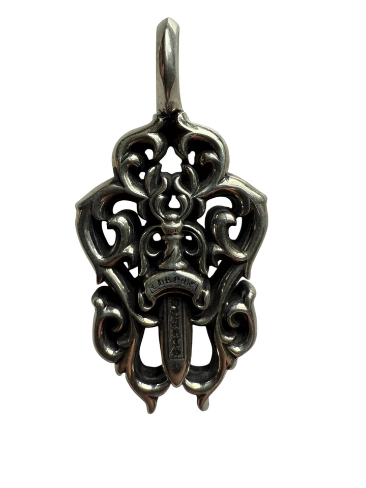 COLLAR COLGANTE DAGA DE VID CORAZONES CROMADOS PLATA DE LEY 925 Foto 3 de 4