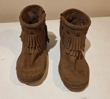 Women's Size 8 Minnetonka Brown Leather Mocassin Style Ankle Bootie