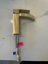 Vinnova single handle lavatory faucet