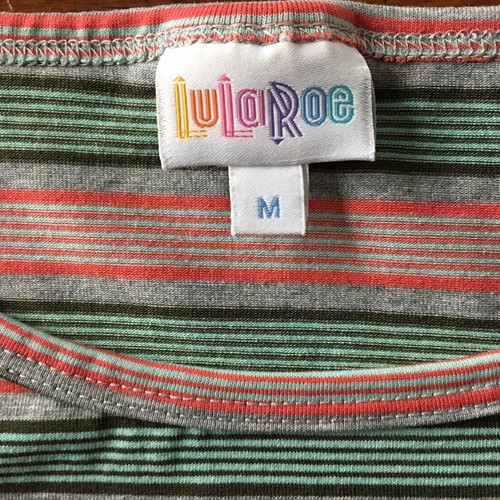 Camisa LulaRoe Talla Mediana Gigi Top Verde Gris Naranja Rayas Camiseta Usada en Excelente Condición - Imagen 9 de 12