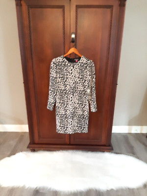 Vince Camuto NEW MSRP $109.00 Women's Size 4 Lined Leopard Print Sweater Dress