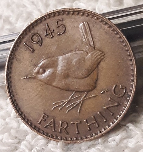 WW2 United Kingdom Farthing Bronze Coin, 1945 Heavily Circulated With Flaws - Picture 9 of 13