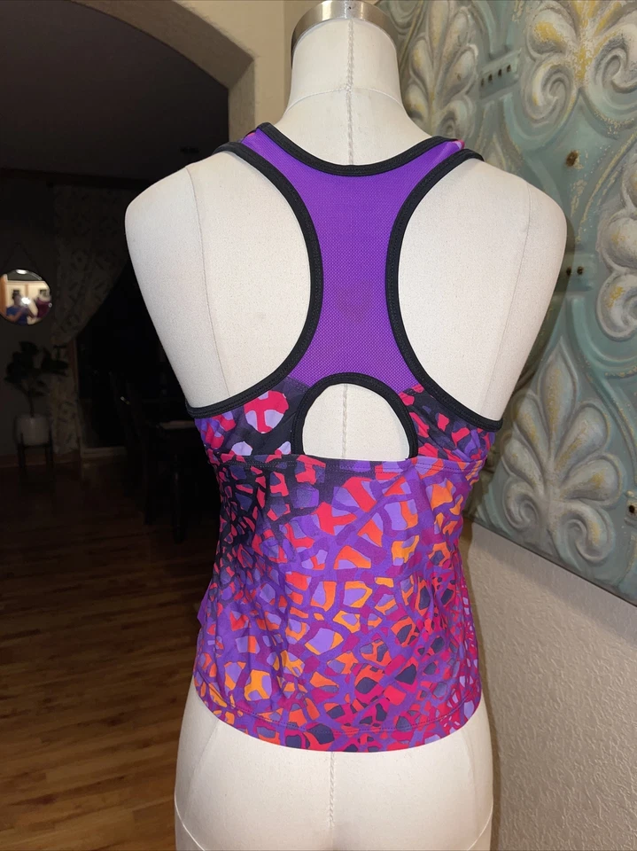 Top de baño Reebok talla mediana estampado púrpura rosa Foto 3 de 4