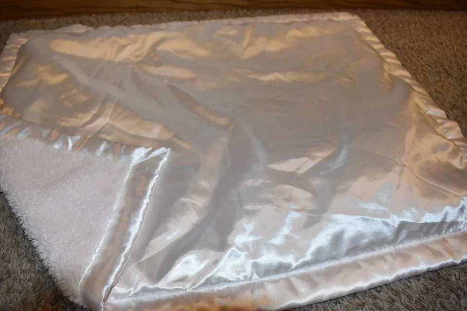 H3 LN MUDPIE Light Pink Plush Sherpa Satin Crib Baby blanket Mud Pie - Image 4 of 4