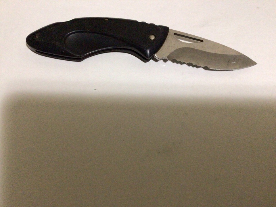 Buck Folding Knife 2 3/4” Serrated Blade Black Plastic Grips eBay