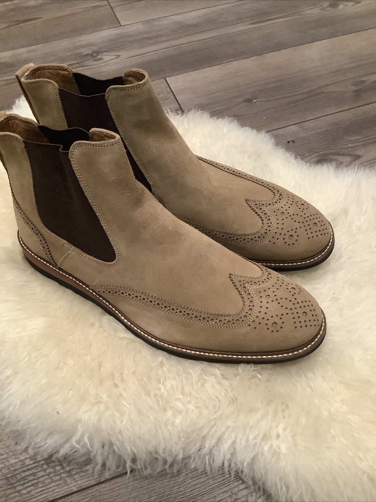 S Size 13 Beige Suede