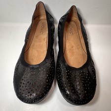 Vionic Black Perforated Leather Ballet Flats Size 8.5 Orthotic Comfort